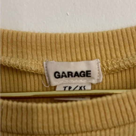 Light yellow crop top from garage size XS - Picture 2 of 2